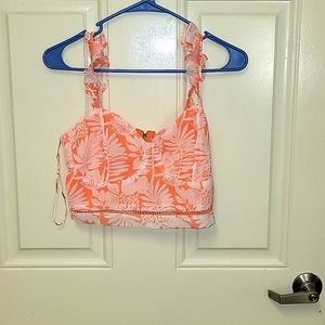 Size: M Kendall & Kylie Halter Top